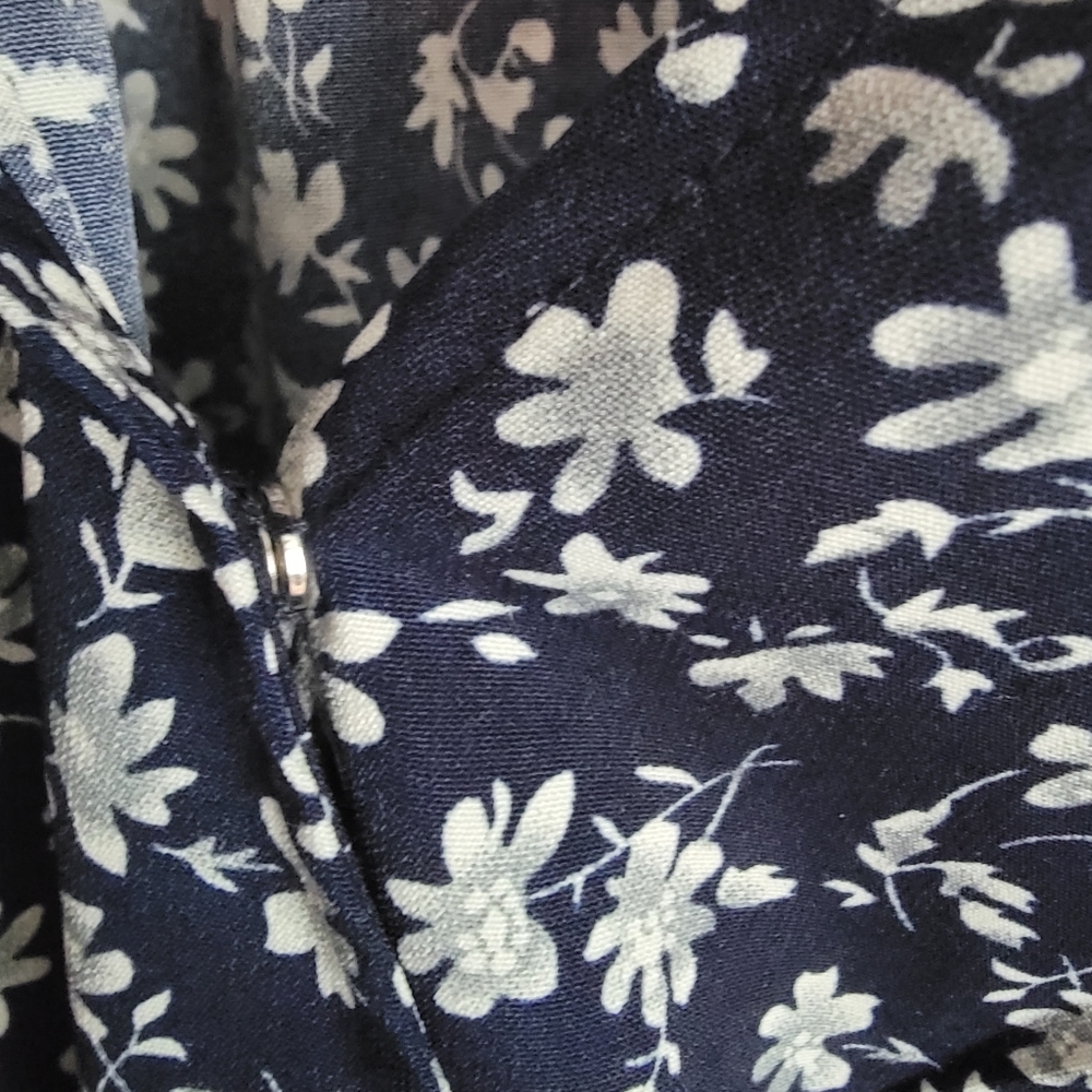 Floral Romper - Picture 8 of 9